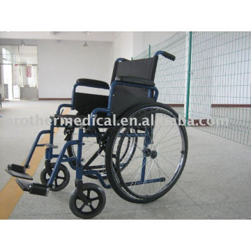 Auto-propulsion sportive en fauteuil roulant en bleu